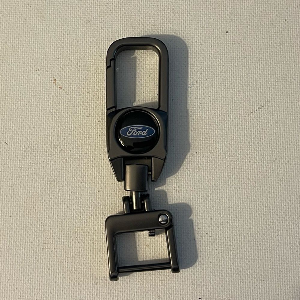Ford Logo Key Fob Keychain in Metal NWT